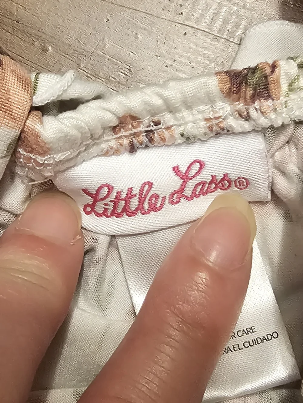 LITTLE LASS Mauve and Cream Floral Sleeveless Short Set. Size 4T. - Picture 3 of 5